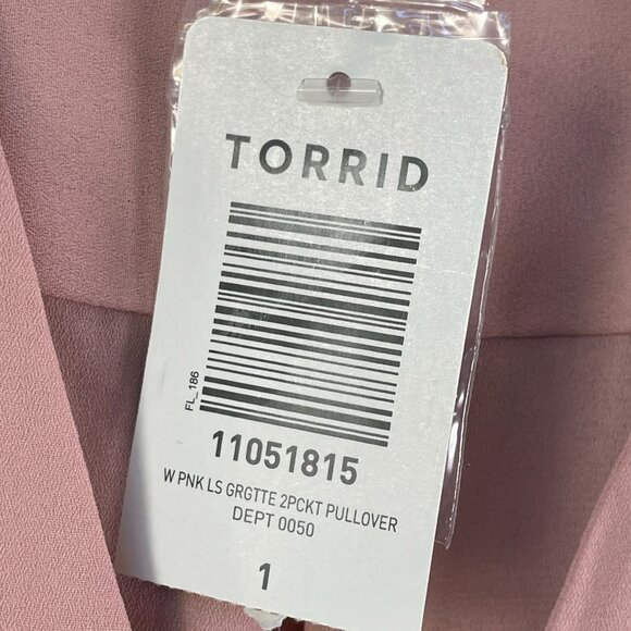 NEW TORRID PLUS 1X PINK GEORGETTE POCKET PULLOVER BLOUSE ROLL TAB SLEEVE SHIRT - Picture 4 of 9